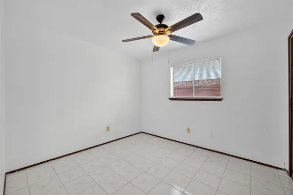 $1,600 | 14315 Lourdes Drive, Houston, TX 77049