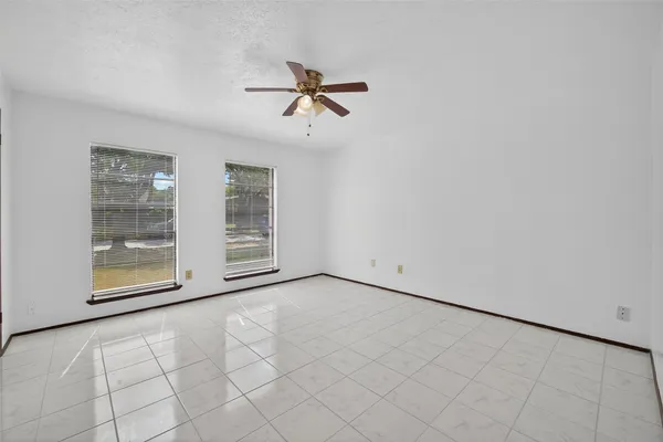 $1,600 | 14315 Lourdes Drive, Houston, TX 77049