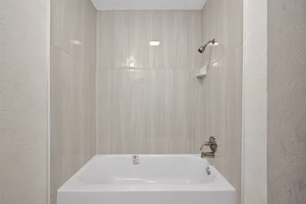 $1,600 | 14315 Lourdes Drive, Houston, TX 77049