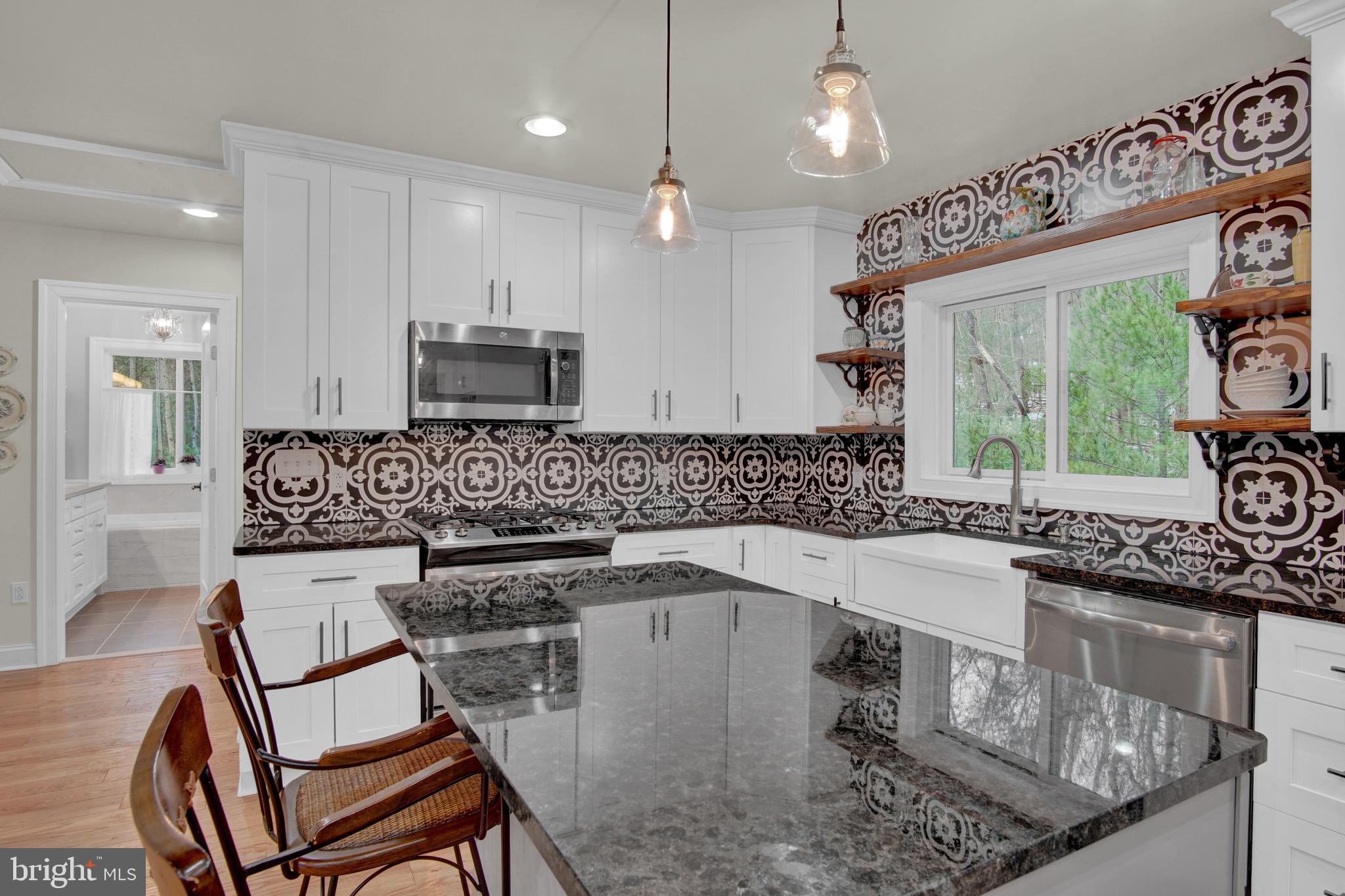 401 Orchard Road Orrtanna, PA 17353 - Photo 12 of 54 Granite counters, stainless steel appliances