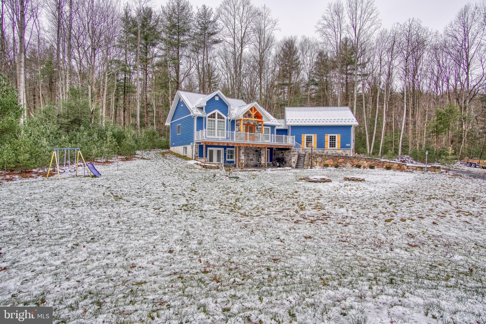 401 Orchard Road Orrtanna, PA 17353 - Photo 5 of 54 Side view of home