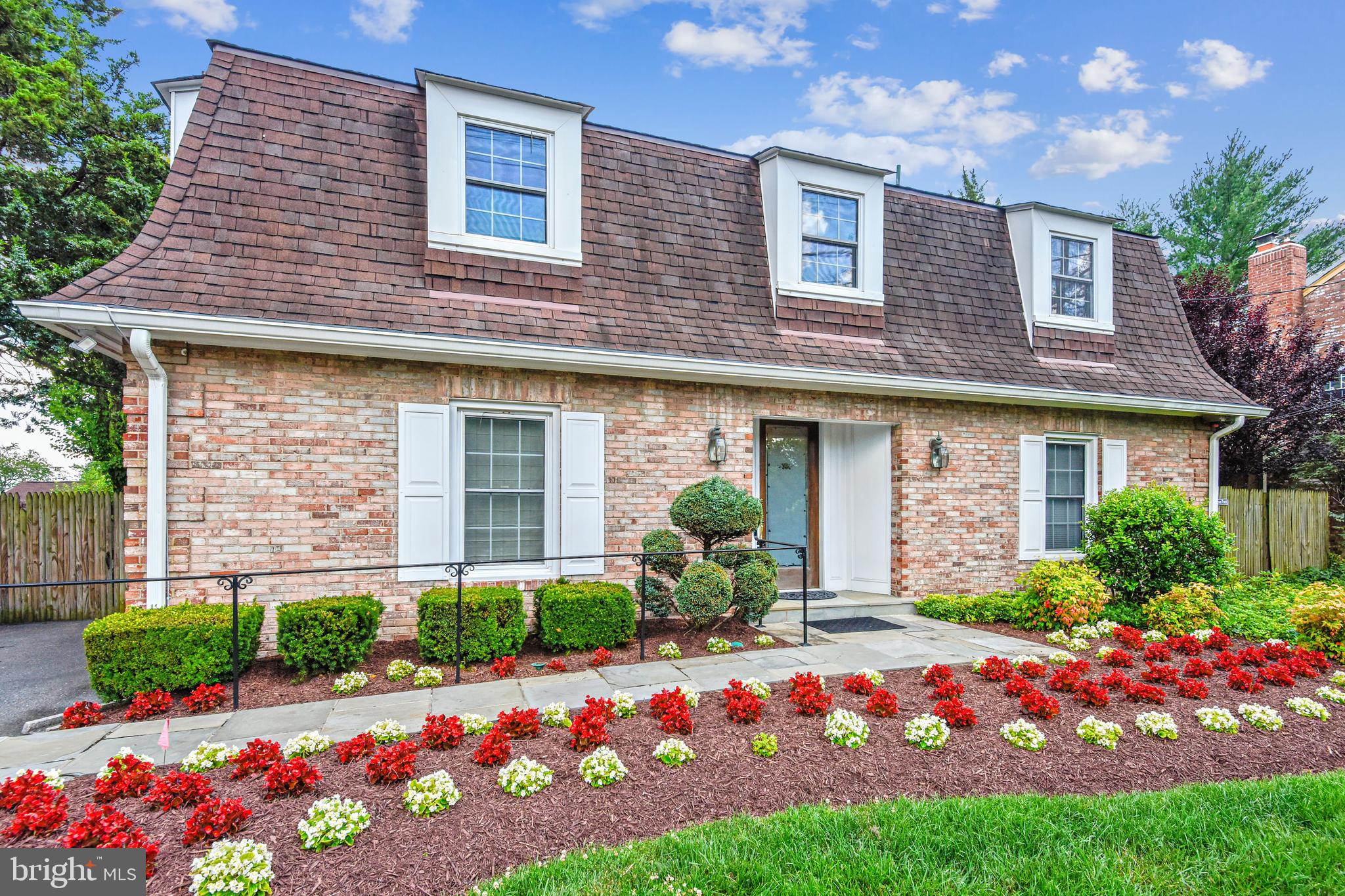 11911 Seven Locks Road Potomac, MD 20854 - Photo 1 of 57 Welcome to 11911 Seven Locks Rd!