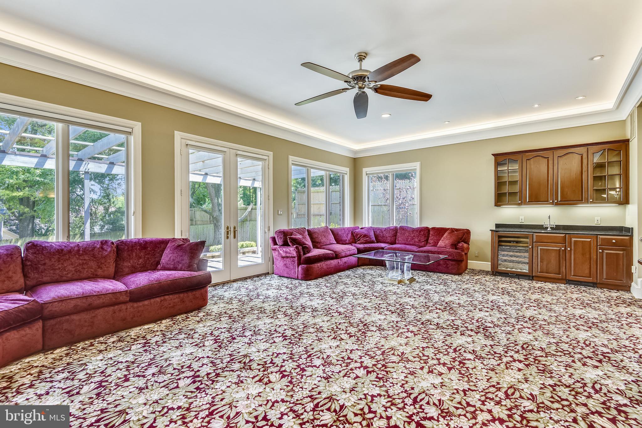 11911 Seven Locks Road Potomac, MD 20854 - Photo 14 of 57 HUGE living room, with doors to patio