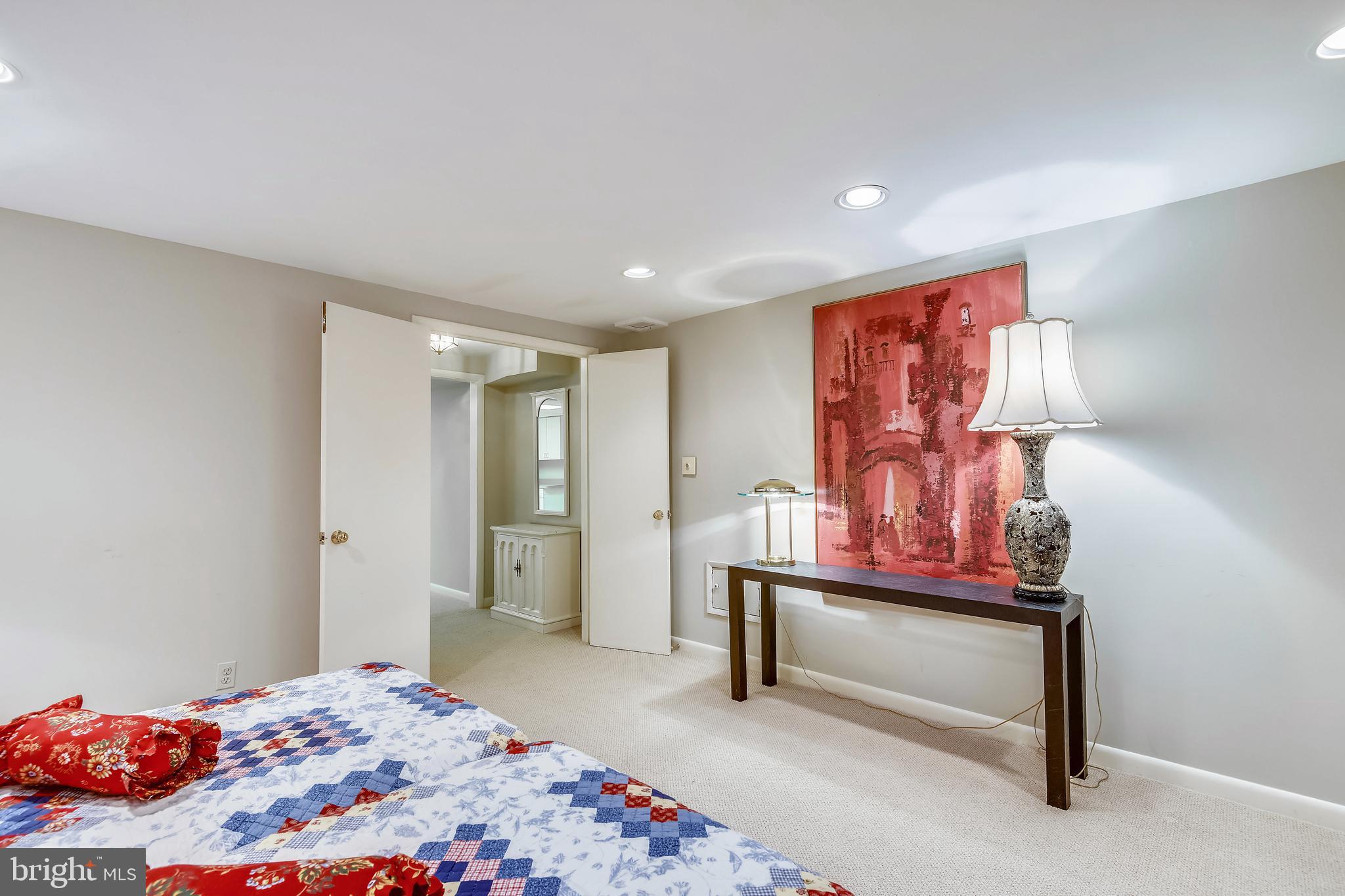 11911 Seven Locks Road Potomac, MD 20854 - Photo 45 of 57 Den 2