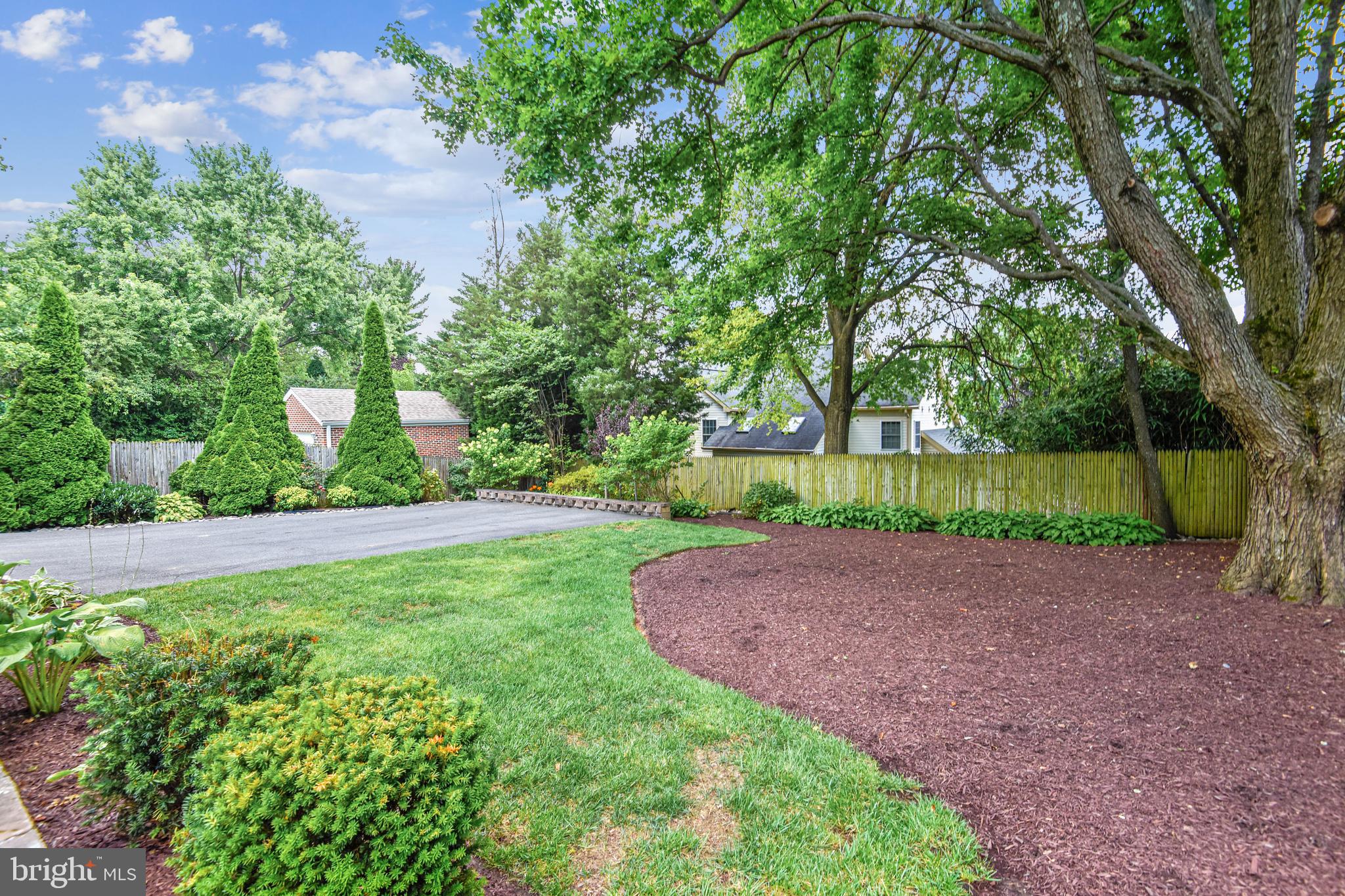 11911 Seven Locks Road Potomac, MD 20854 - Photo 53 of 57 Professional landscapping