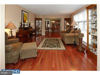 285 Meadowbrook Road Robbinsville, NJ 08691 - Photo 12 of 12 Living Room