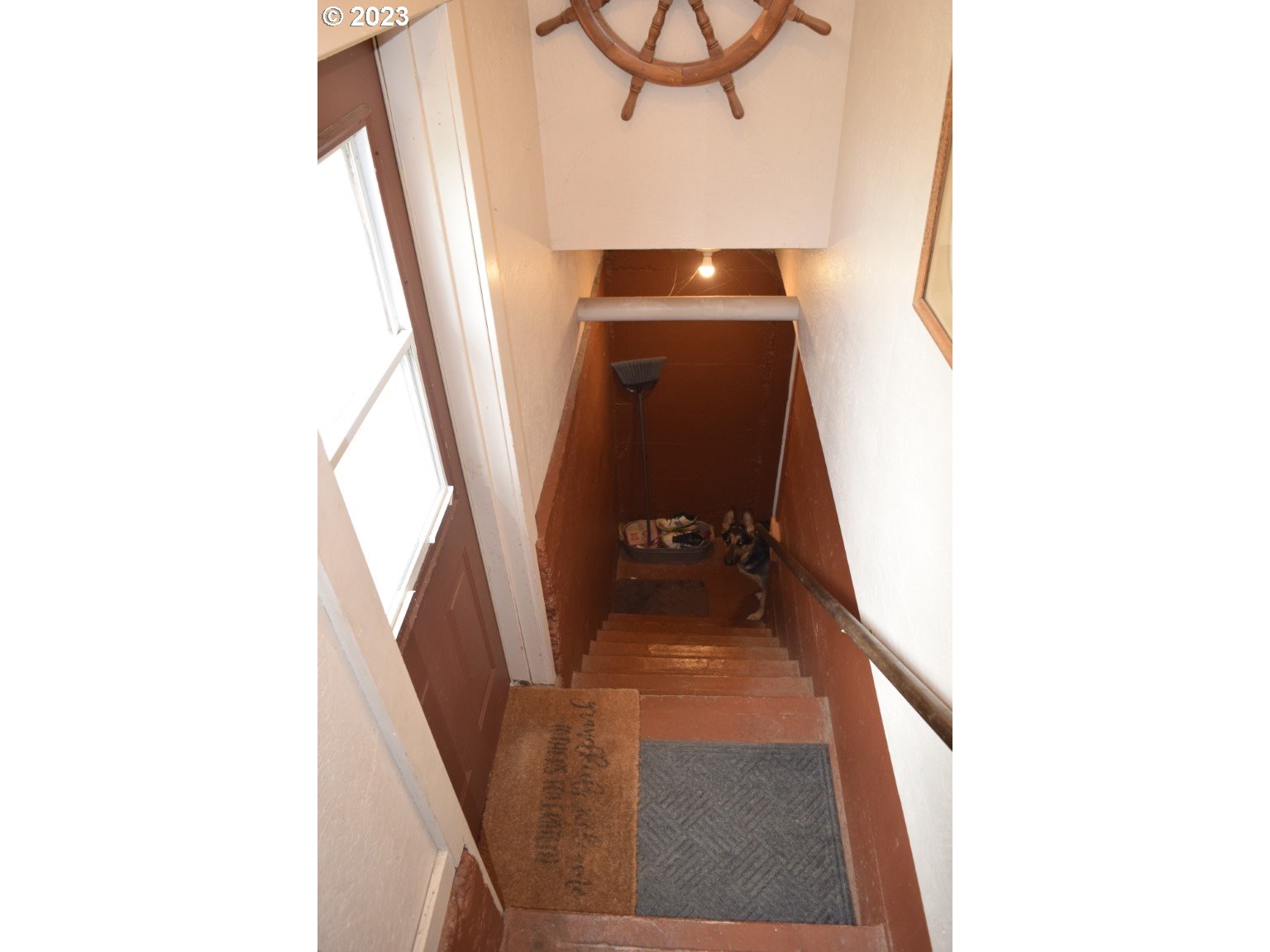 327 West Main Street Athena, OR 97813 - Photo 19 of 48 a view of stairs