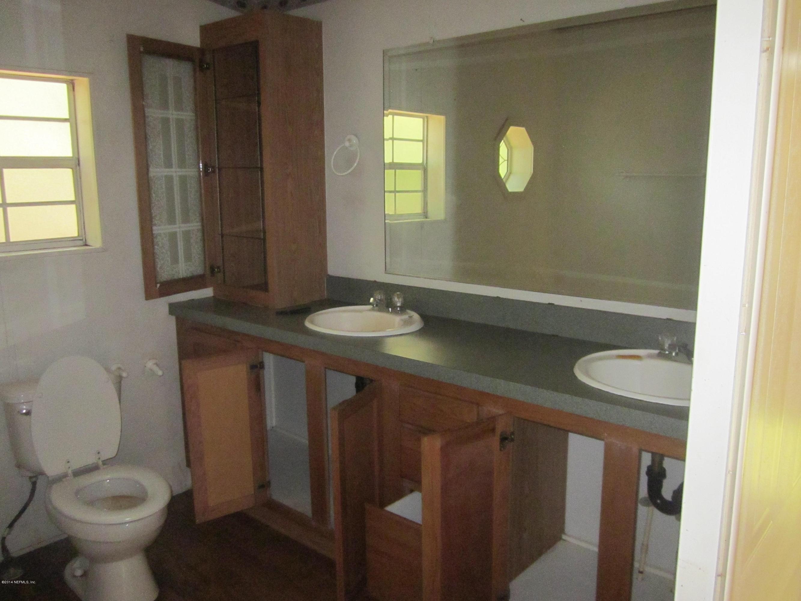 3121 Bainbridge Road, Unit 3 Palatka, FL 32177 - Photo 7 of 12 IMG_0278