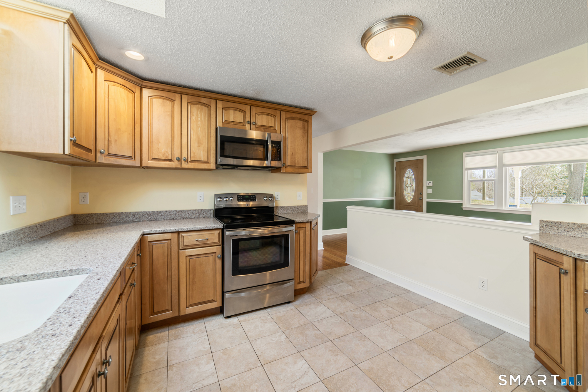 531 Clintonville Road North Haven, CT 06473 - Photo 11 of 40