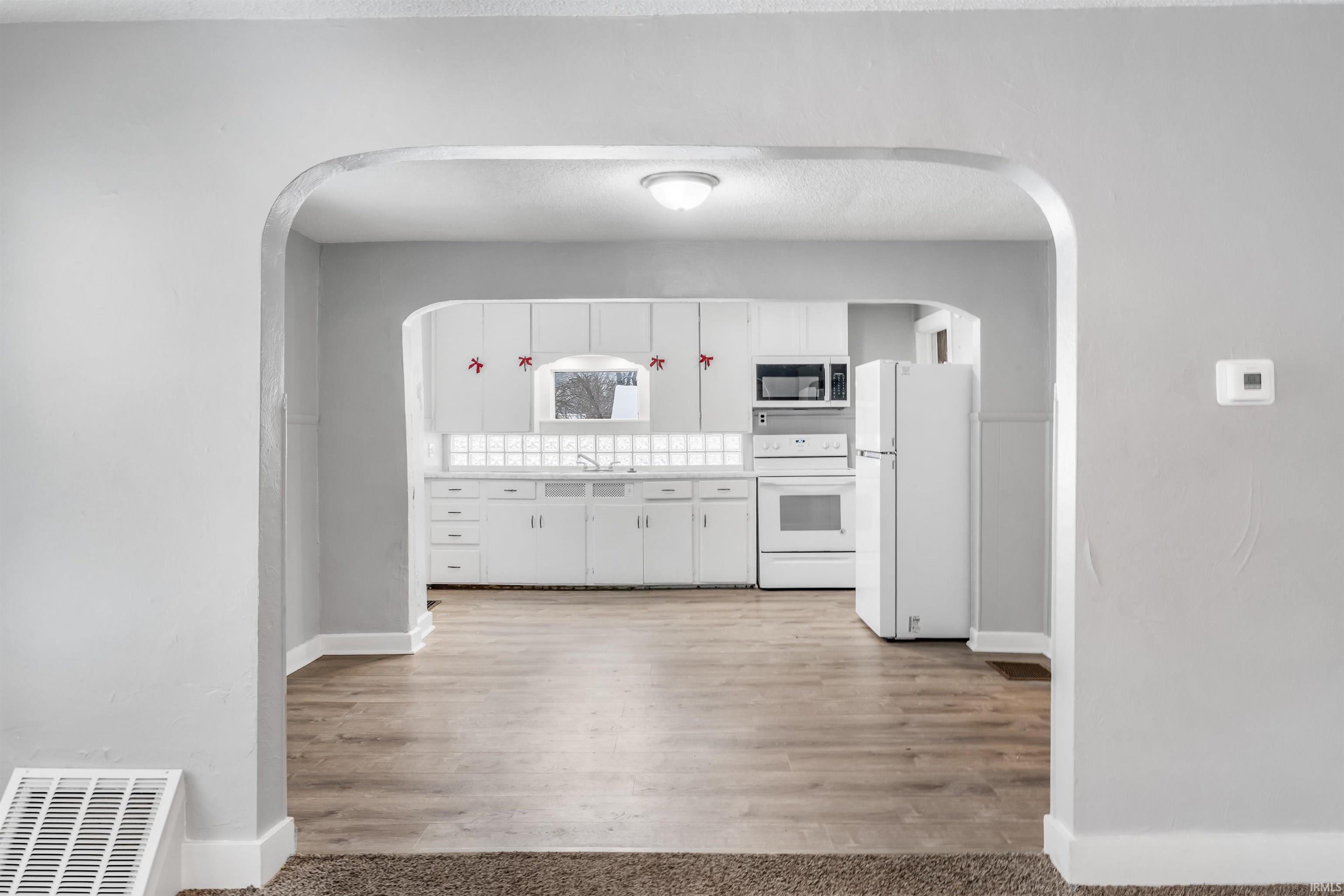 558 North Riley Street Kendallville, IN 46755 - Photo 6 of 29