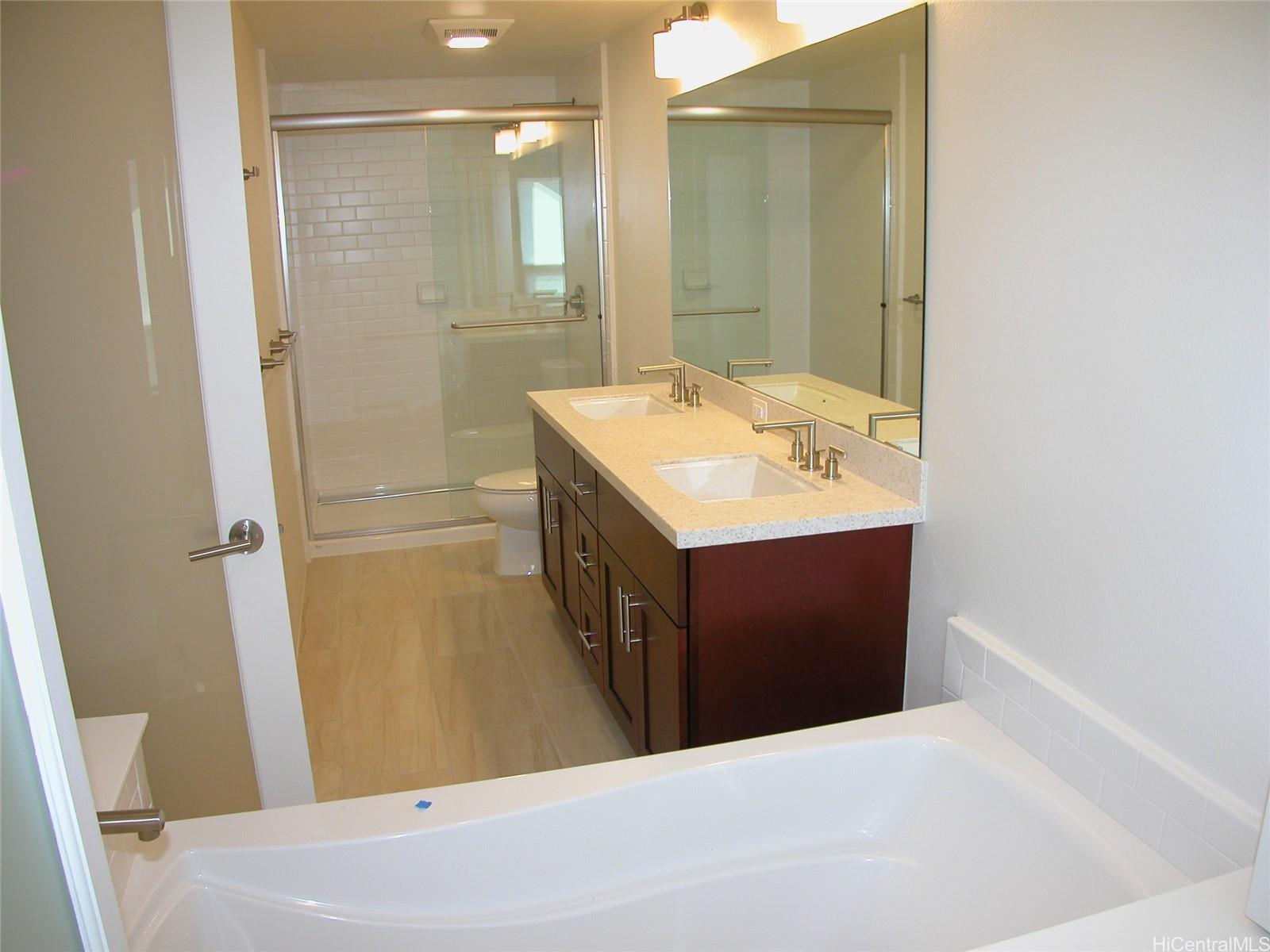 409 Kailua Road, Unit 7207 Kailua, HI 96734 - Photo 9 of 13 primary bathroom