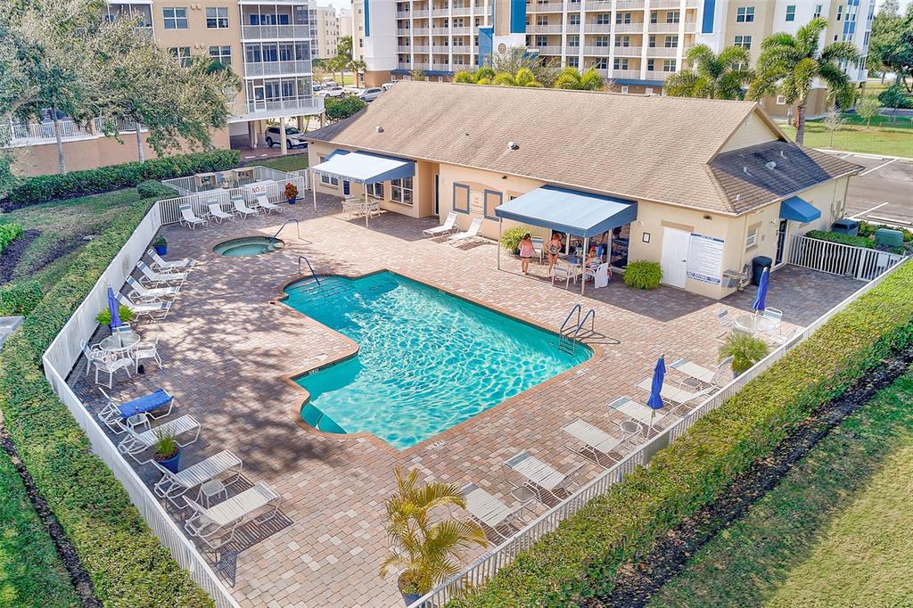 960 Starkey Road, Unit 3302 Largo, FL 33771 - Photo 26 of 28 an aerial view of a house with a yard