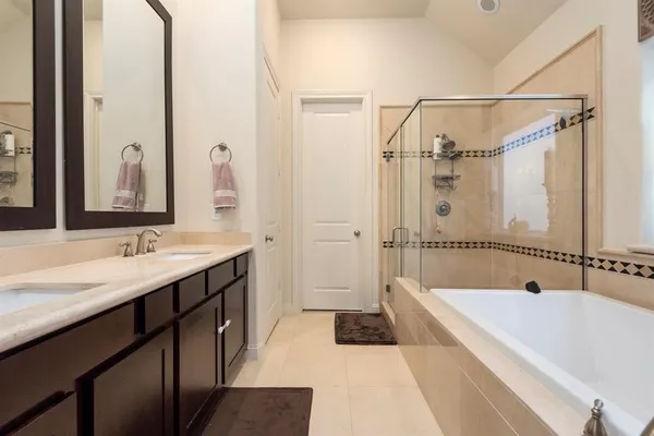 $3,200 | 2010 Beall Street, Houston, TX 77008