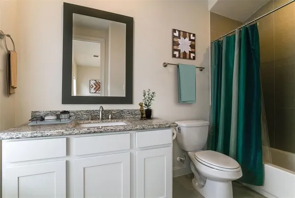 $3,200 | 2010 Beall Street, Houston, TX 77008