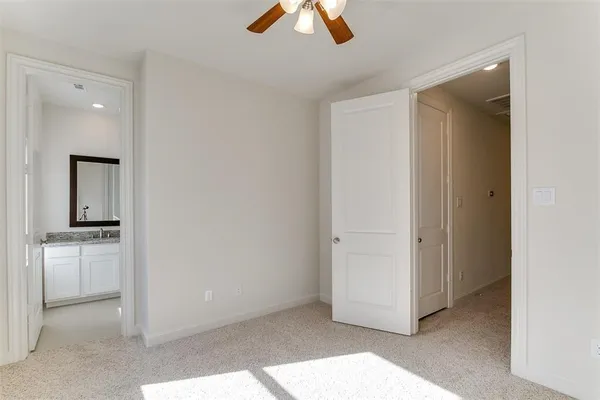 $3,200 | 2010 Beall Street, Houston, TX 77008