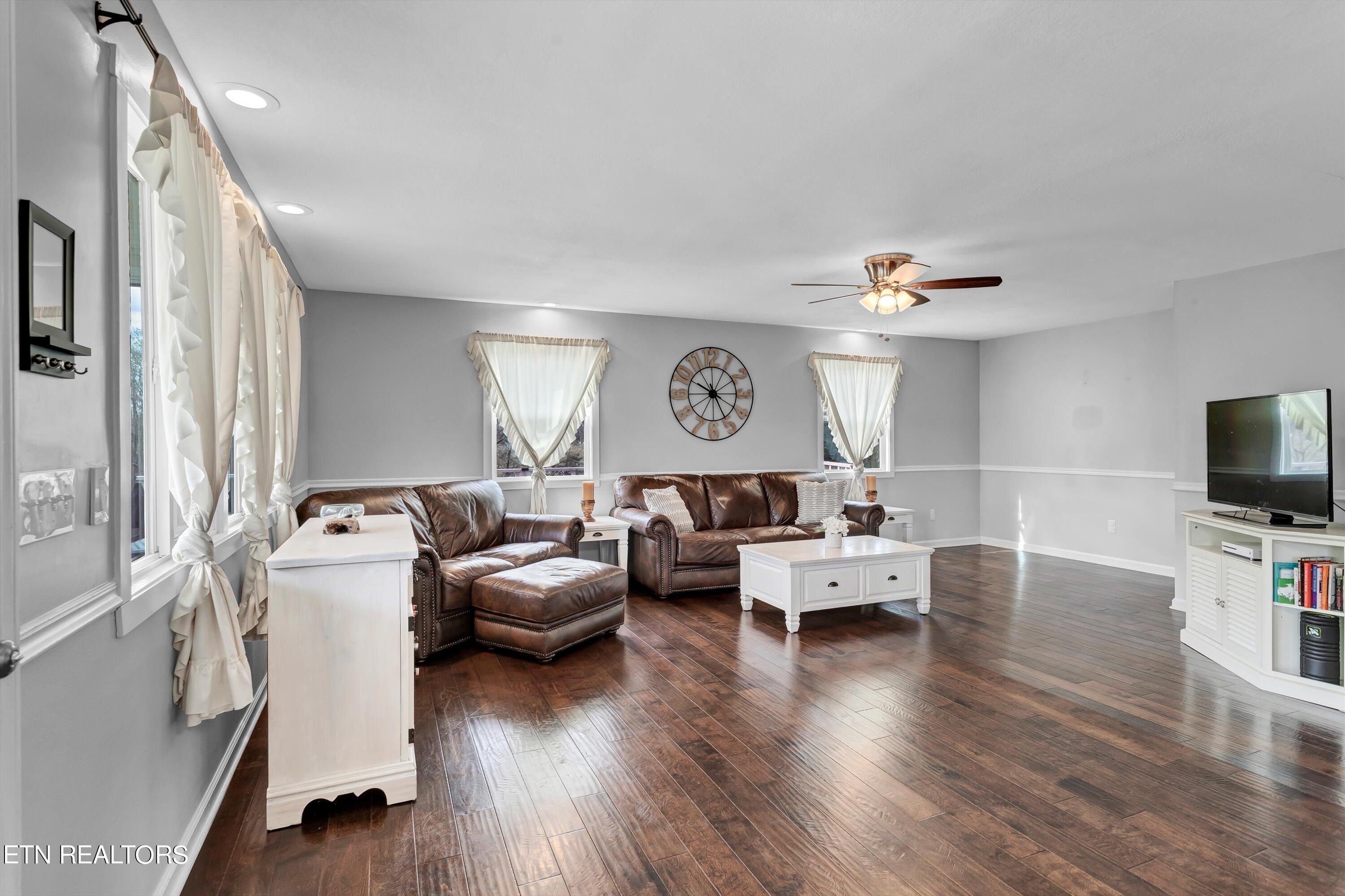 2275 Bishop Road Loudon, TN 37774 - Photo 2 of 13 Main Living Area