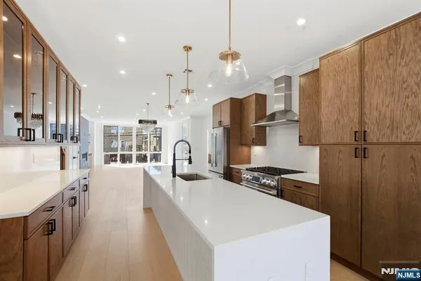 $6,900 | 211 East Harriet Avenue, Unit A, Palisades Park, NJ 07650