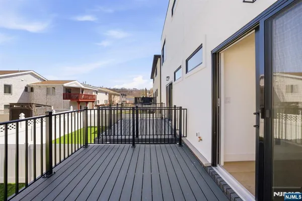 $6,900 | 211 East Harriet Avenue, Unit A, Palisades Park, NJ 07650