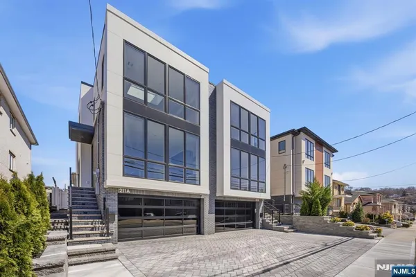 $6,900 | 211 East Harriet Avenue, Unit A, Palisades Park, NJ 07650