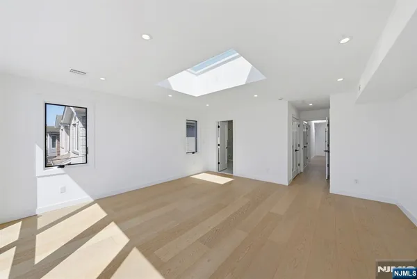 $6,900 | 211 East Harriet Avenue, Unit A, Palisades Park, NJ 07650