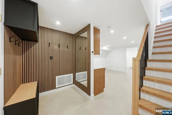 $6,900 | 211 East Harriet Avenue, Unit A, Palisades Park, NJ 07650