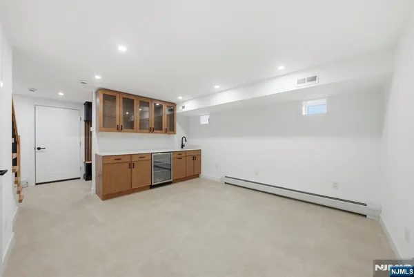 $6,900 | 211 East Harriet Avenue, Unit A, Palisades Park, NJ 07650