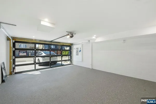 $6,900 | 211 East Harriet Avenue, Unit A, Palisades Park, NJ 07650