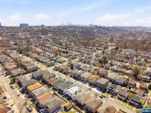 $6,900 | 211 East Harriet Avenue, Unit A, Palisades Park, NJ 07650