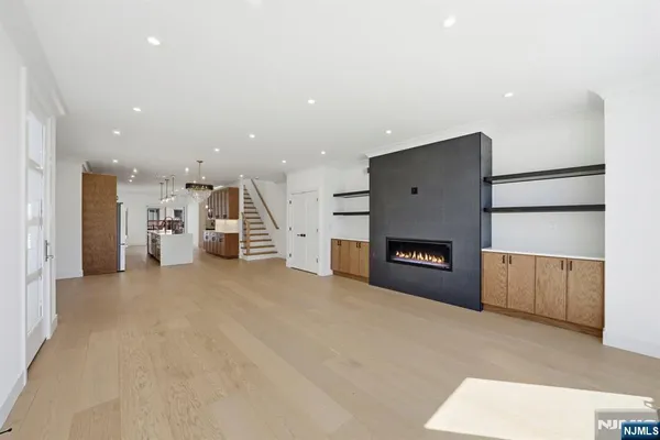 $6,900 | 211 East Harriet Avenue, Unit A, Palisades Park, NJ 07650