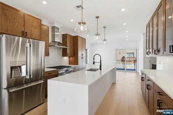 $6,900 | 211 East Harriet Avenue, Unit A, Palisades Park, NJ 07650