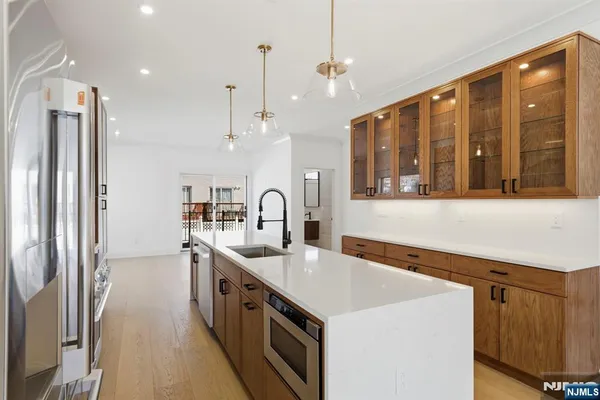 $6,900 | 211 East Harriet Avenue, Unit A, Palisades Park, NJ 07650