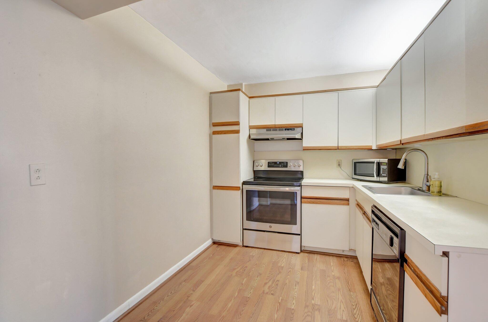 5260 Northwest 2nd Avenue, Unit PH3 Boca Raton, FL 33487 - Photo 9 of 24 17-web-or-mls-DSC_0531