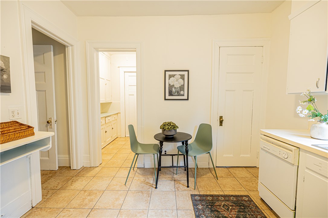 42 Thayer Street Rochester, NY 14607 - Photo 15 of 32