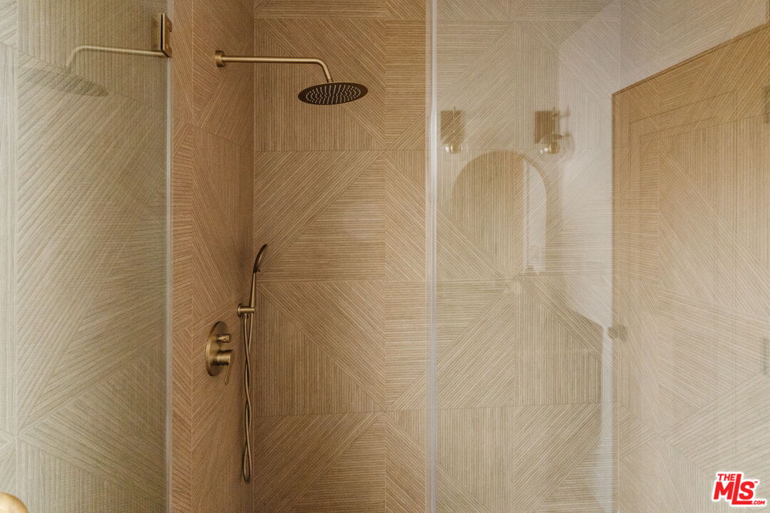 5168 Southridge Avenue Los Angeles, CA 90043 - Photo 46 of 74 a bathroom with a shower
