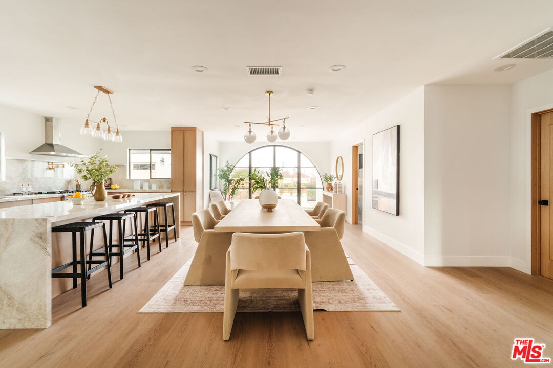 5168 Southridge Avenue Los Angeles, CA 90043 - Photo 5 of 74