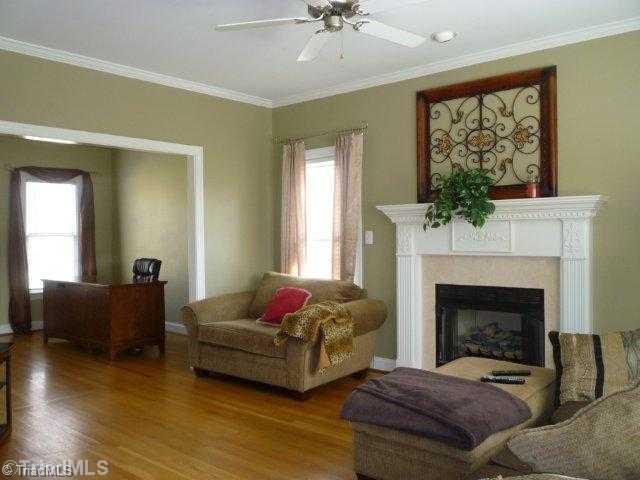 8512 Billet Place Oak Ridge, NC 27310 - Photo 5 of 16 Living Room.