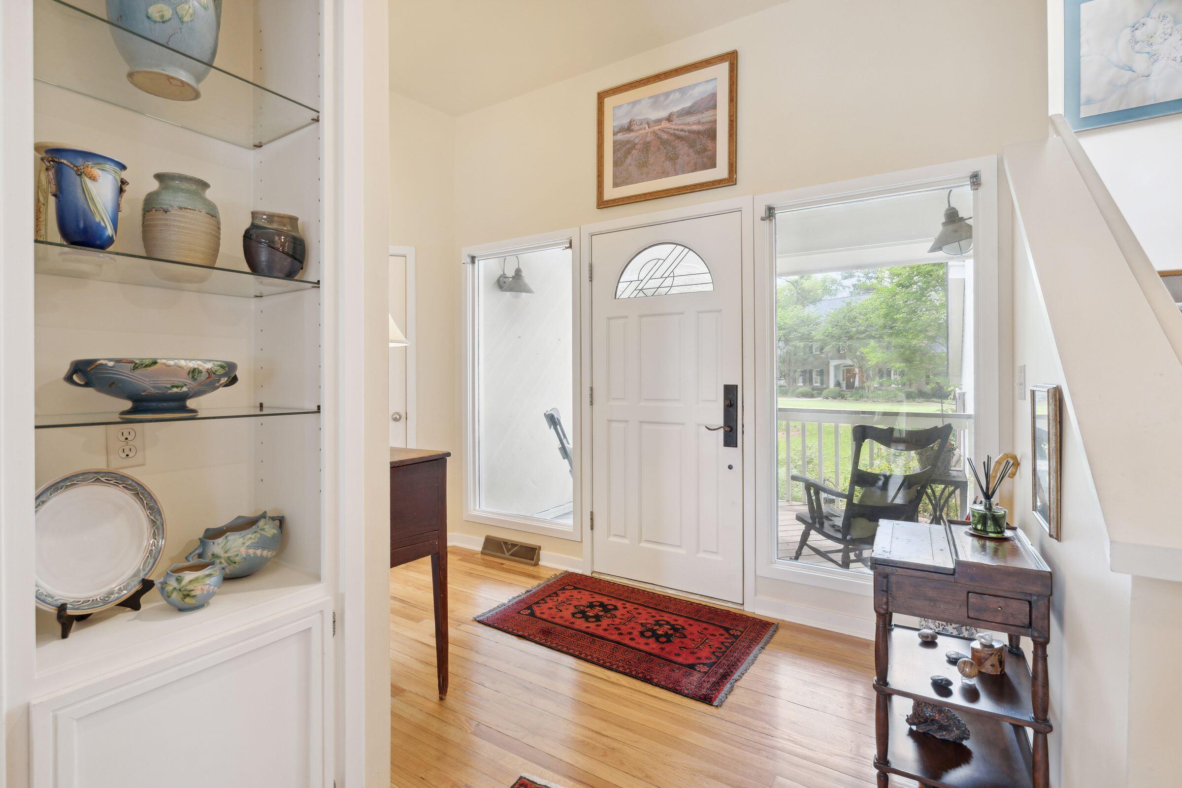 586 East Hobcaw Drive Mount Pleasant, SC 29464 - Photo 11 of 54 586EHobcawDr-KeenEyeMarketing-006