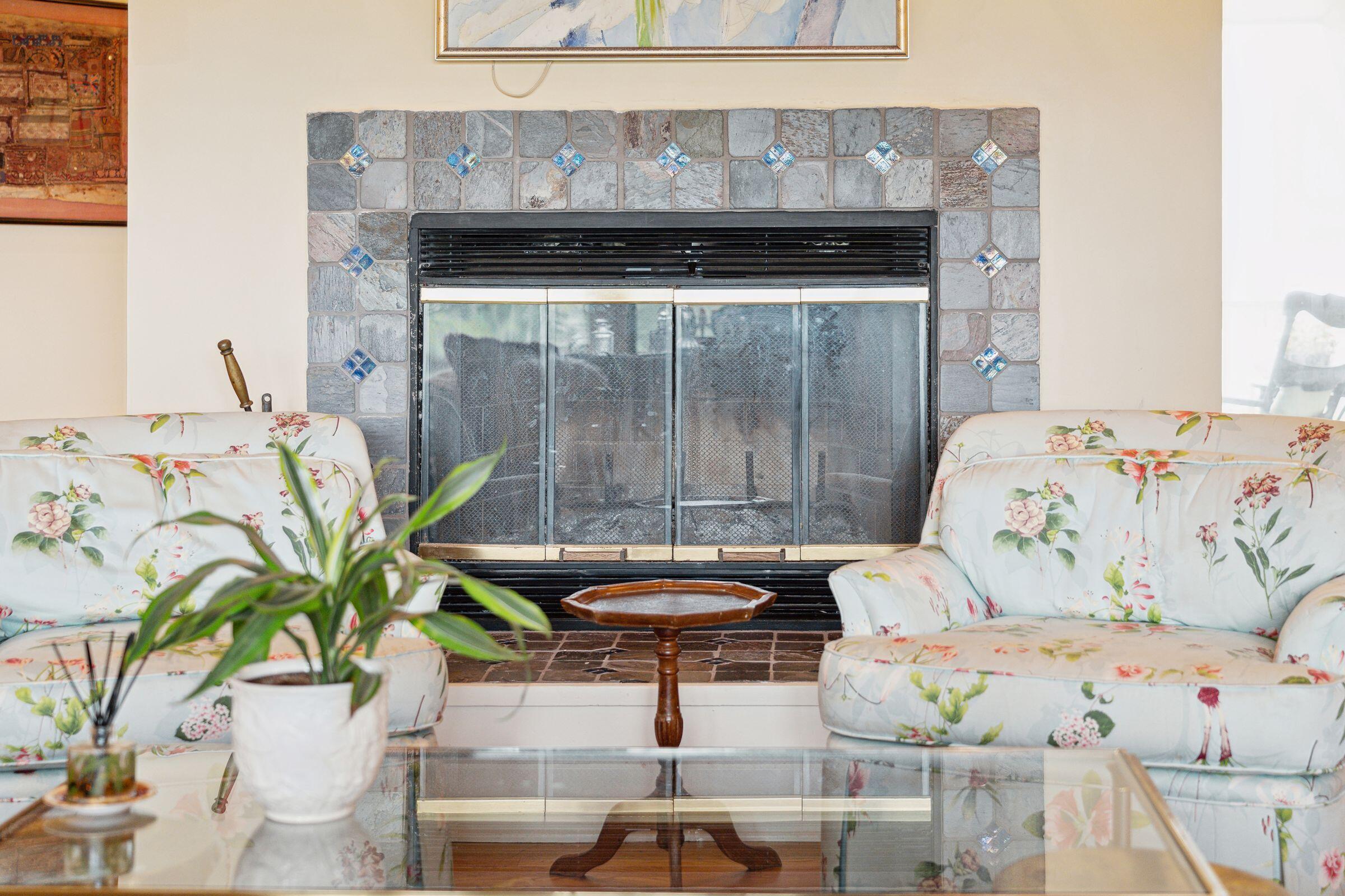 586 East Hobcaw Drive Mount Pleasant, SC 29464 - Photo 15 of 54 586EHobcawDr-KeenEyeMarketing-009