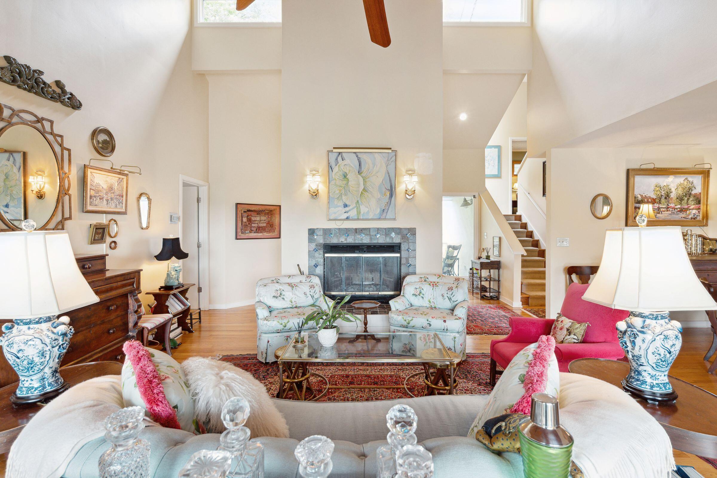 586 East Hobcaw Drive Mount Pleasant, SC 29464 - Photo 16 of 54 586EHobcawDr-KeenEyeMarketing-010