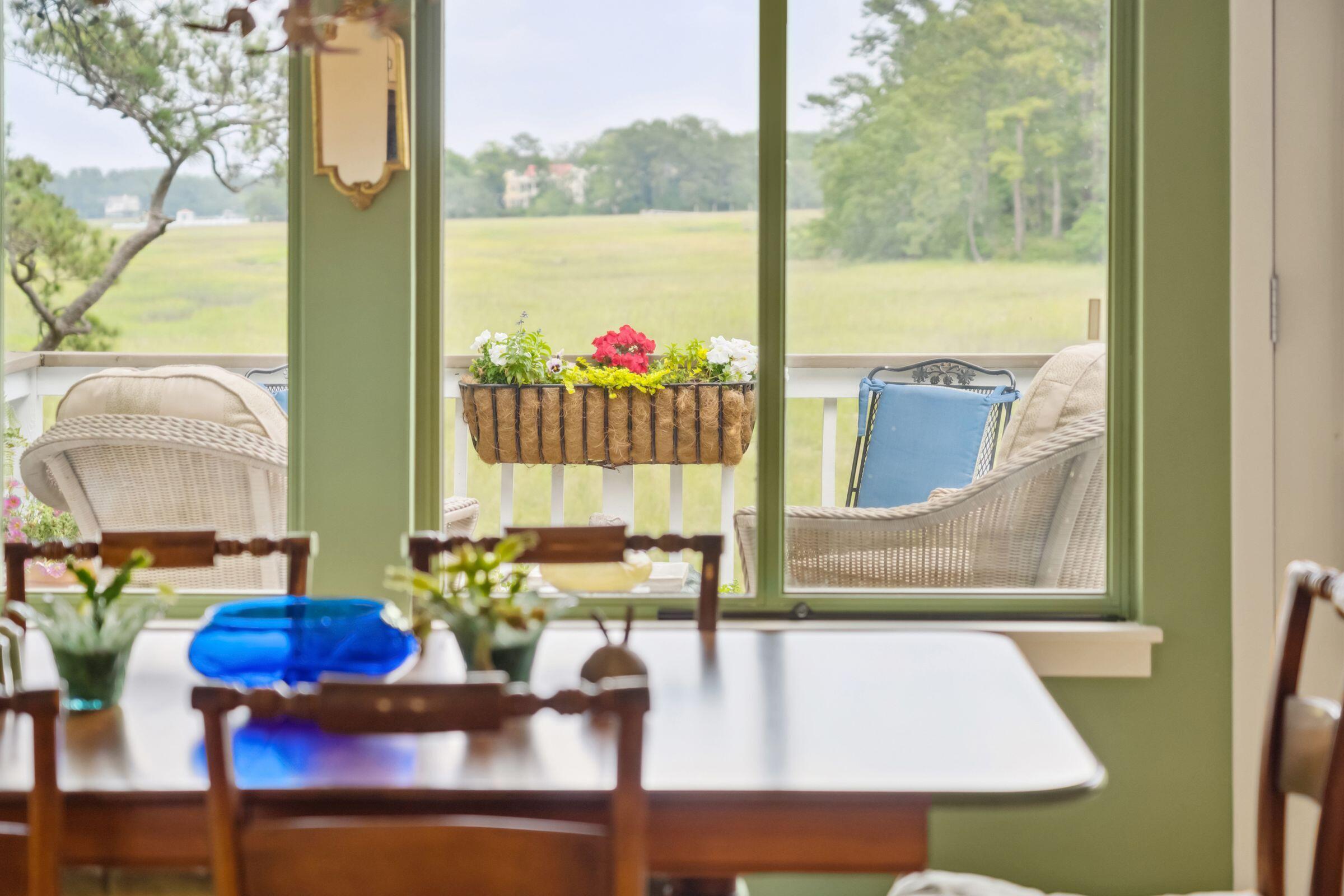 586 East Hobcaw Drive Mount Pleasant, SC 29464 - Photo 18 of 54 586EHobcawDr-KeenEyeMarketing-018