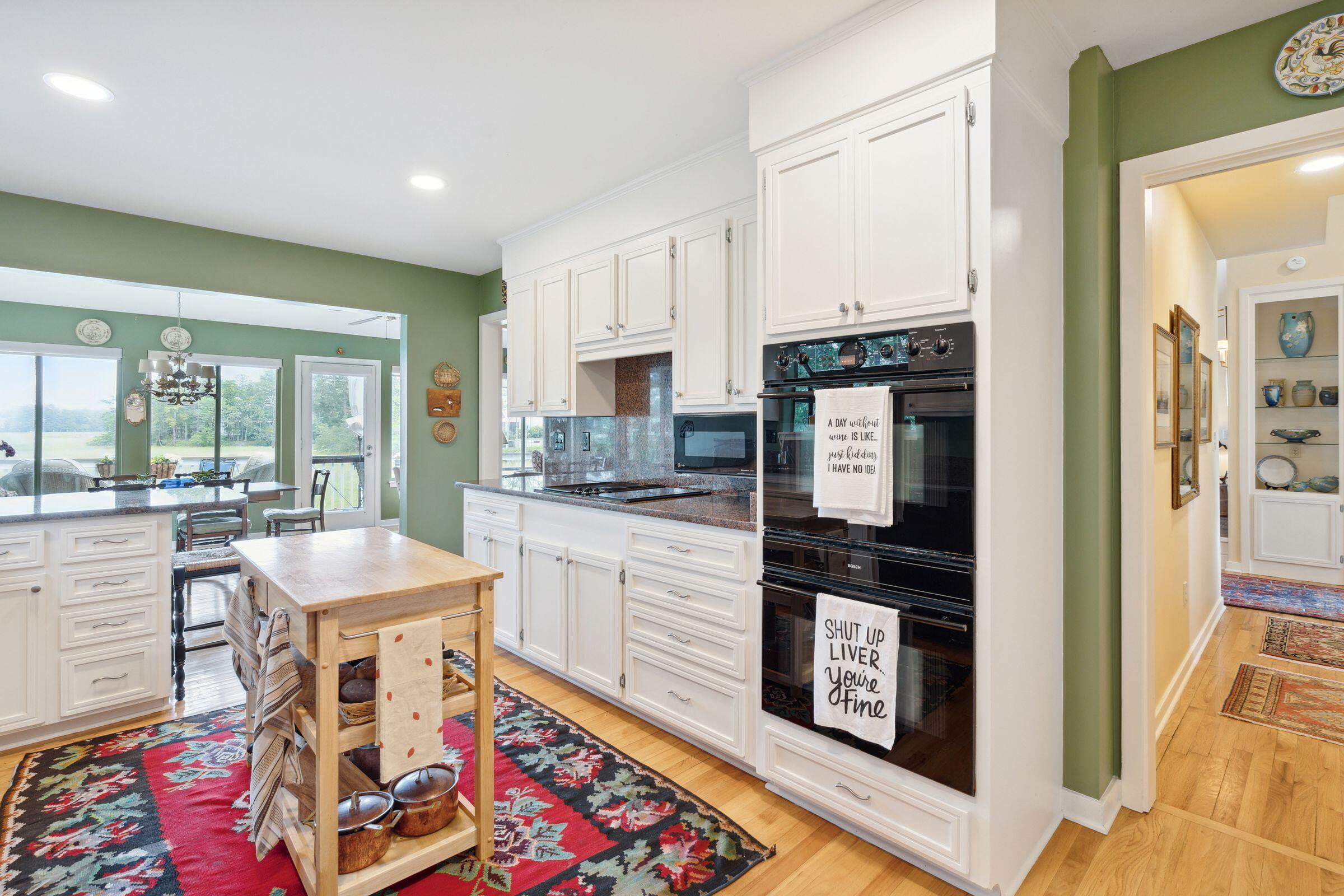 586 East Hobcaw Drive Mount Pleasant, SC 29464 - Photo 24 of 54 586EHobcawDr-KeenEyeMarketing-016