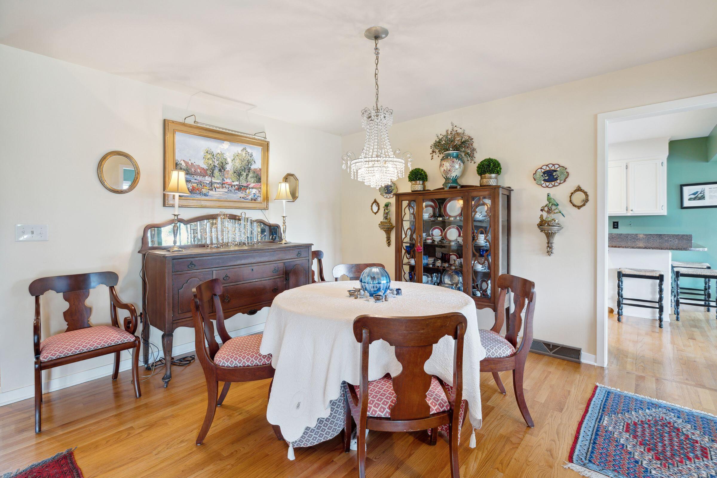 586 East Hobcaw Drive Mount Pleasant, SC 29464 - Photo 25 of 54 586EHobcawDr-KeenEyeMarketing-012