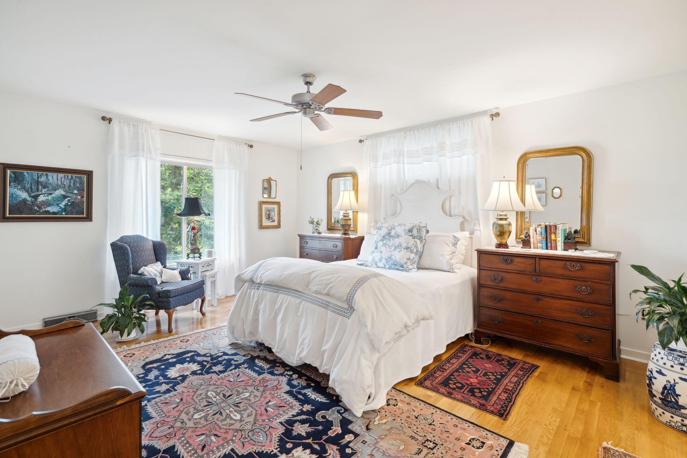 586 East Hobcaw Drive Mount Pleasant, SC 29464 - Photo 26 of 54 586EHobcawDr-KeenEyeMarketing-021