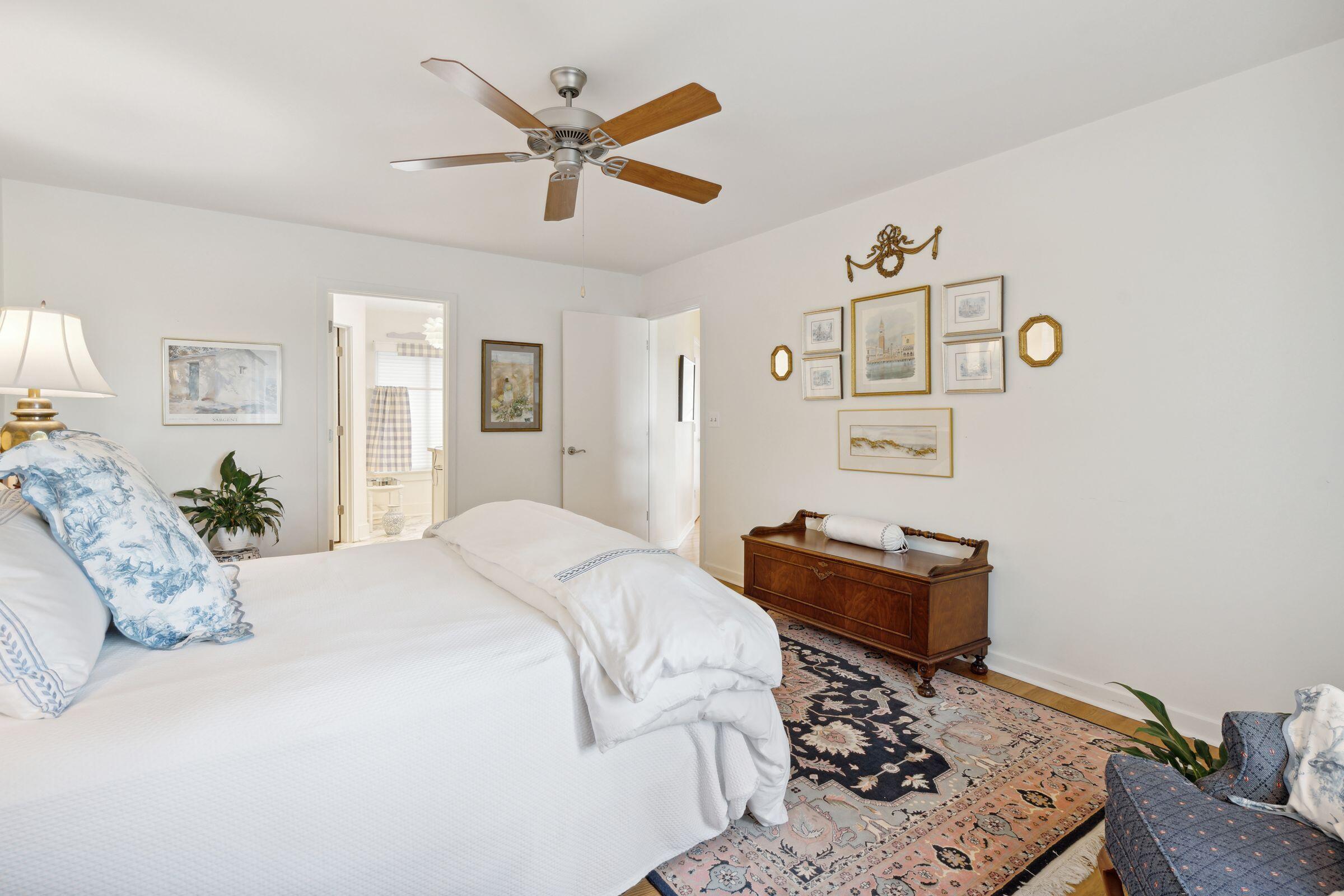 586 East Hobcaw Drive Mount Pleasant, SC 29464 - Photo 27 of 54 586EHobcawDr-KeenEyeMarketing-022