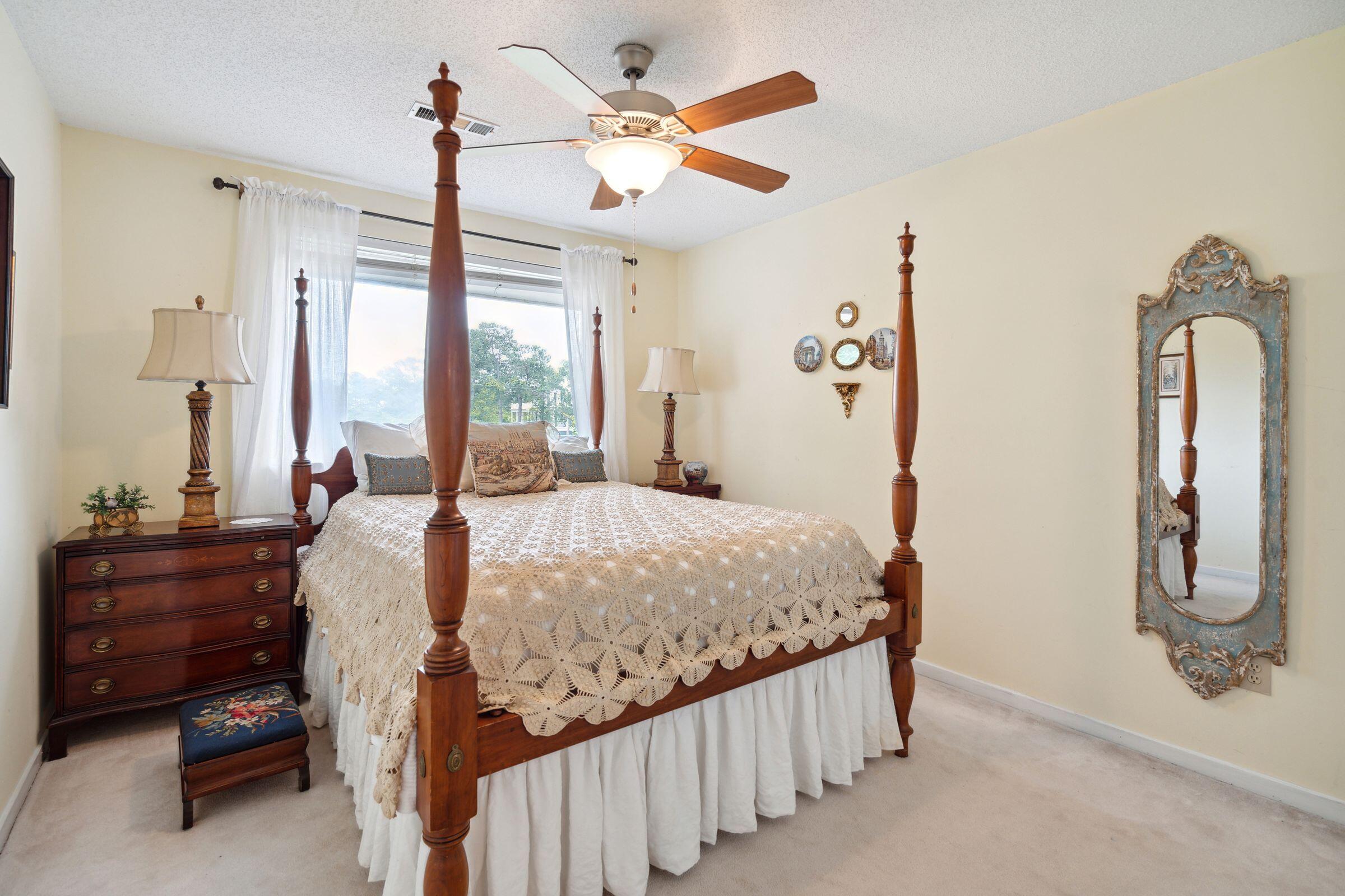 586 East Hobcaw Drive Mount Pleasant, SC 29464 - Photo 38 of 54 586EHobcawDr-KeenEyeMarketing-034