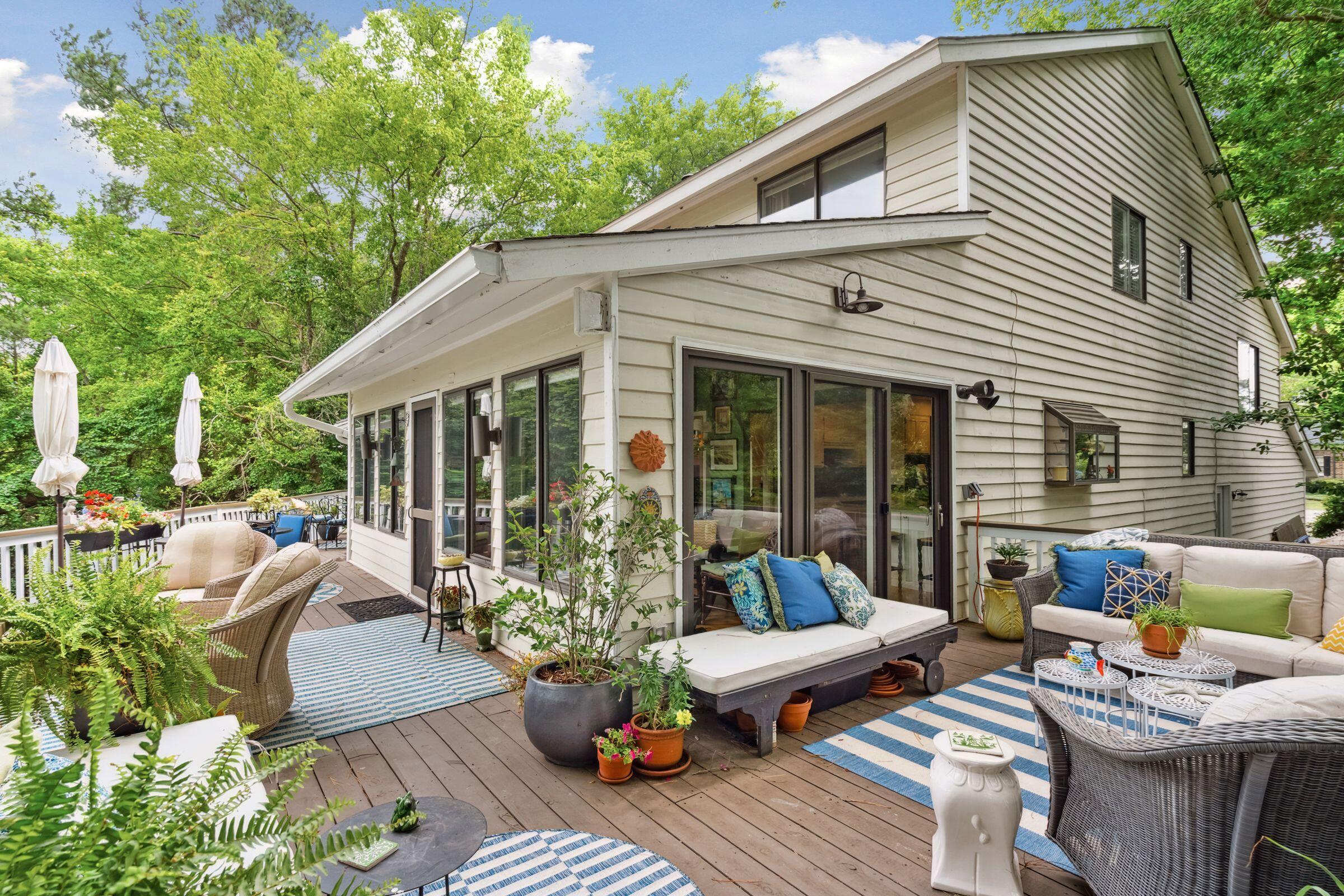 586 East Hobcaw Drive Mount Pleasant, SC 29464 - Photo 43 of 54 586EHobcawDr-KeenEyeMarketing-039