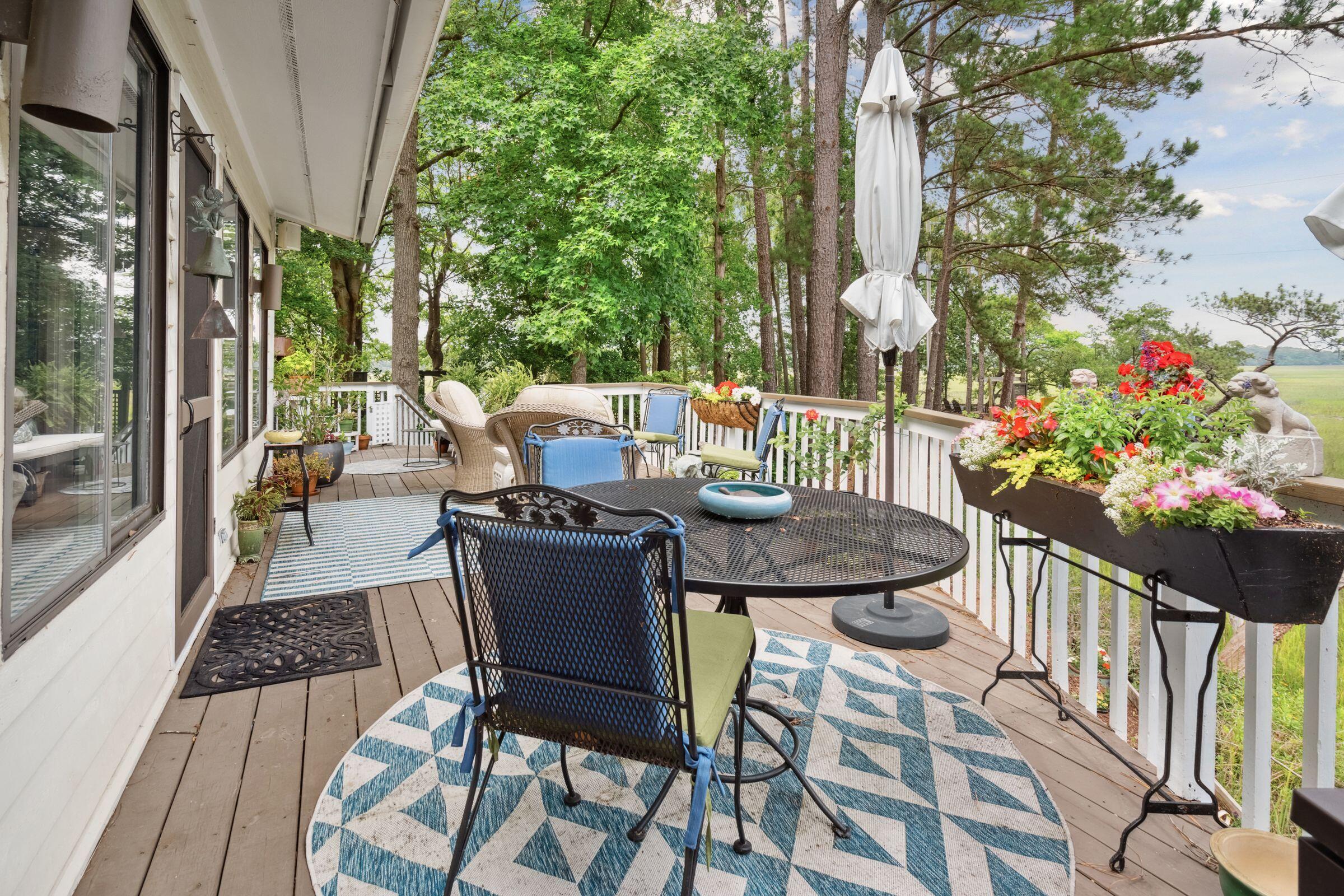 586 East Hobcaw Drive Mount Pleasant, SC 29464 - Photo 45 of 54 586EHobcawDr-KeenEyeMarketing-041