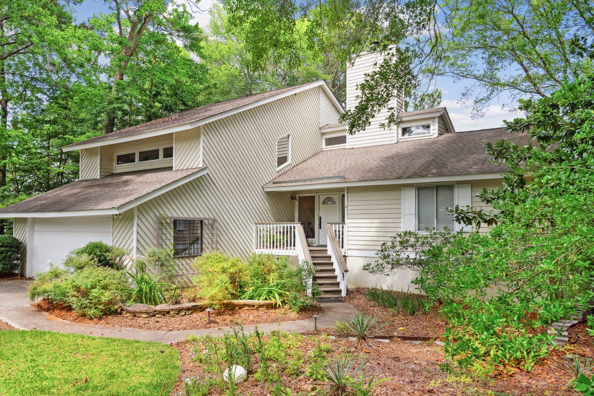 586 East Hobcaw Drive Mount Pleasant, SC 29464 - Photo 8 of 54 586EHobcawDr-KeenEyeMarketing-055