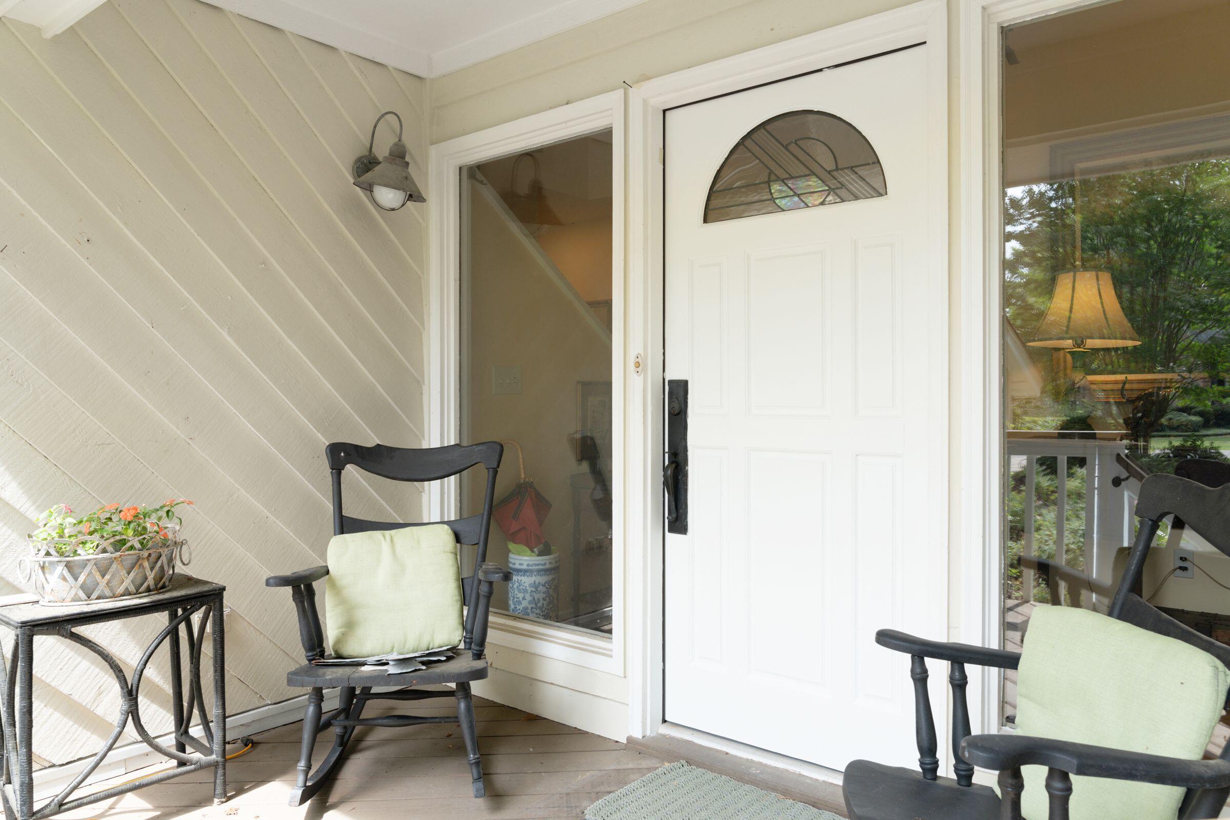 586 East Hobcaw Drive Mount Pleasant, SC 29464 - Photo 10 of 54 586EHobcawDr-KeenEyeMarketing-005