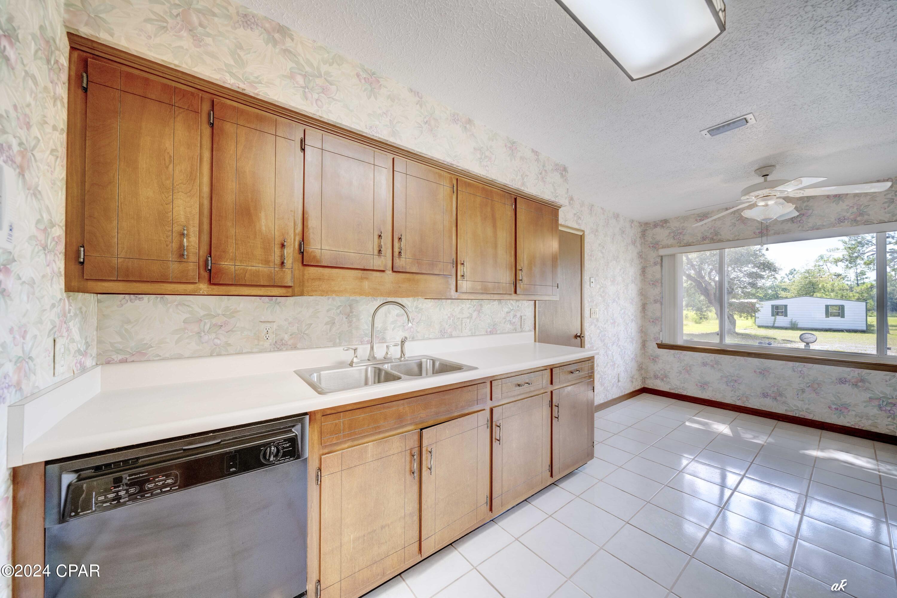 6331 Grassy Point Road Southport, FL 32409 - Photo 13 of 37 Gallery Image 13